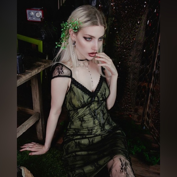 Disturbia Gladioli Stretch Lace Midi Dress Size US 16 / UK 20 - Picture 8 of 8